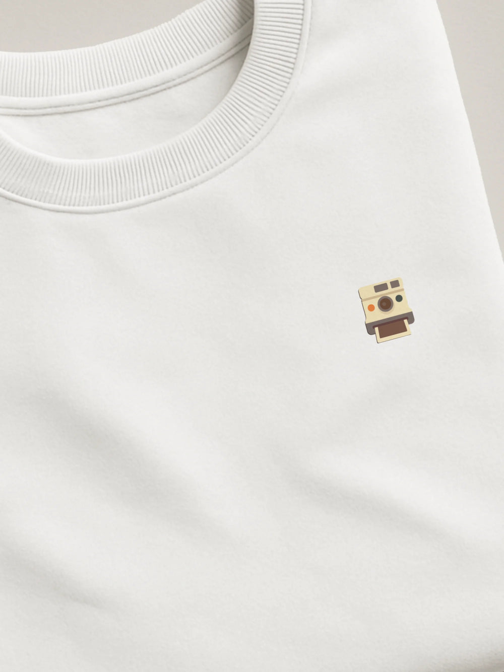 Retro Minis - Polaroid - Regular/Oversized Sweatshirt White close-up by inspire.inc