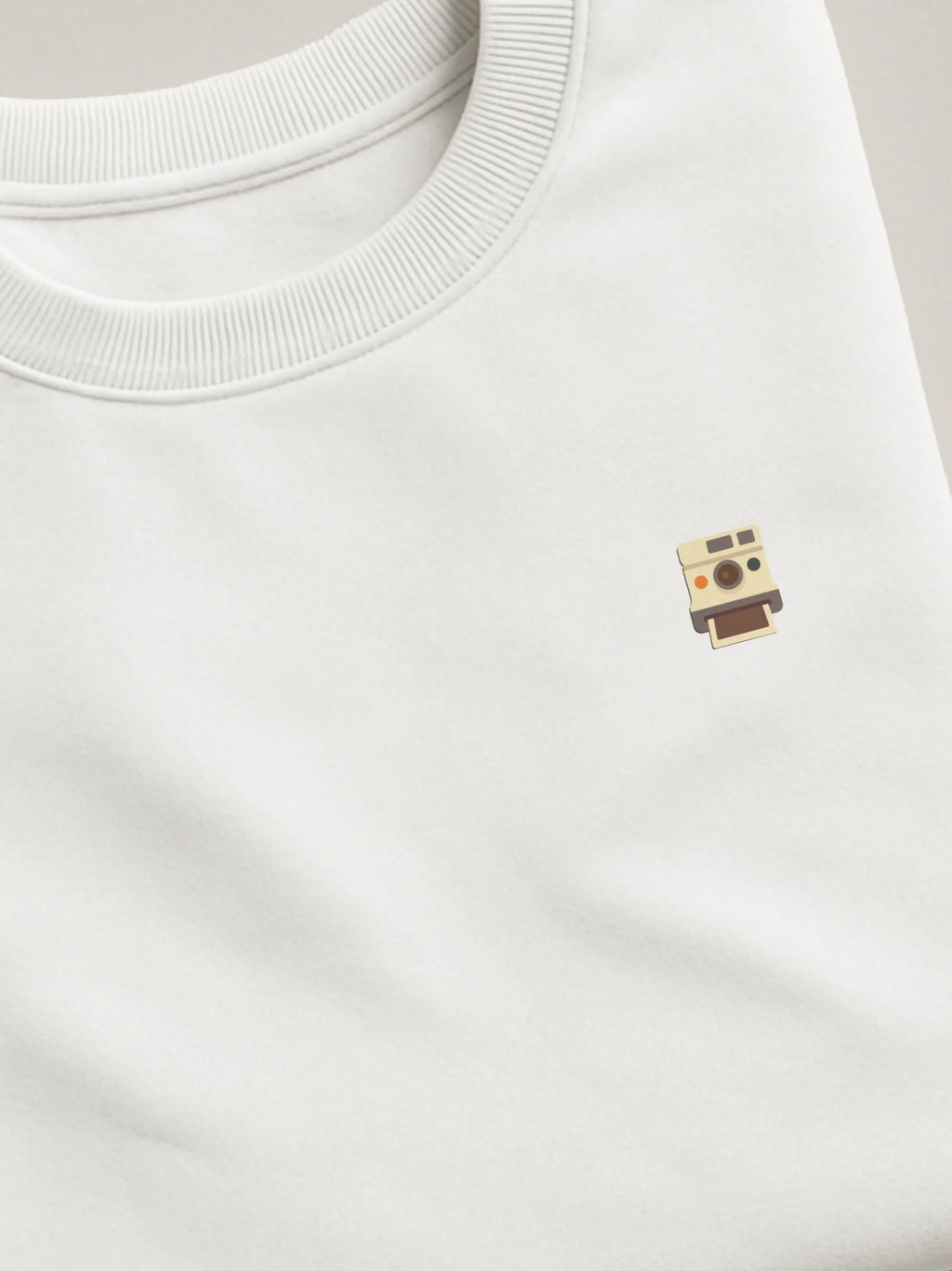 Retro Minis - Polaroid - Regular/Oversized Sweatshirt White close-up by inspire.inc