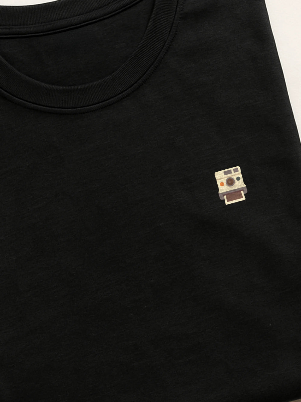 Retro Minis - Polaroid - Regular/Oversized T-shirt Black close-up by inspire.inc