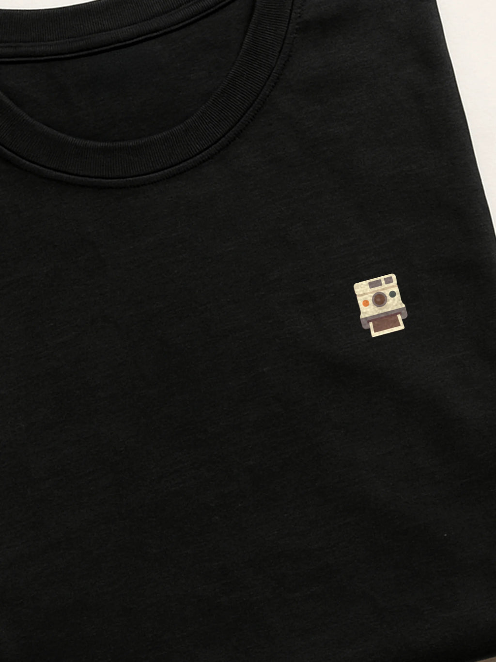 Retro Minis - Polaroid - Regular/Oversized T-shirt Black close-up by inspire.inc