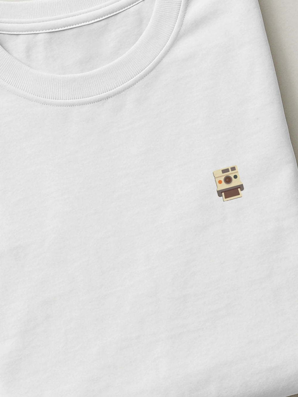 Retro Minis - Polaroid - Regular/Oversized T-shirt White close-up by inspire.inc